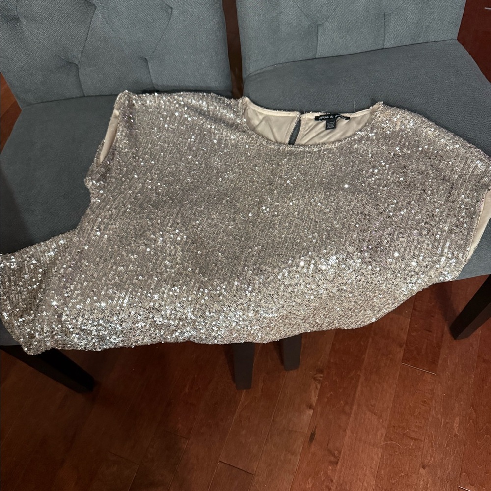 Cable & Gauge Sparkling Silver Sequin Blouse